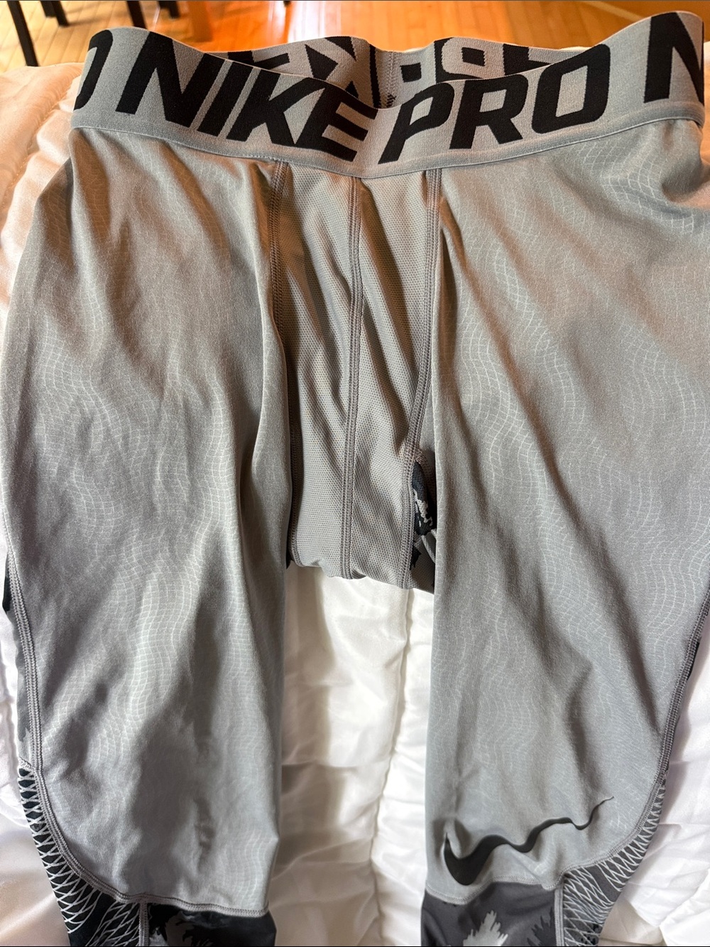 Nike Gray Performance Compression Tights with Black Accents - Mens Small - Picture 4 of 6